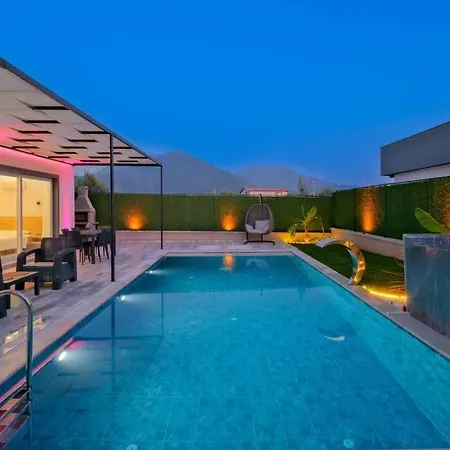 Izci Delux Villa