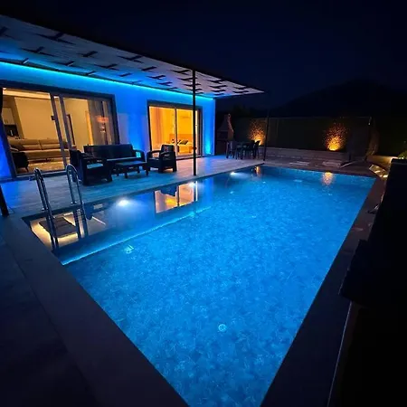 Izci Delux Villa *